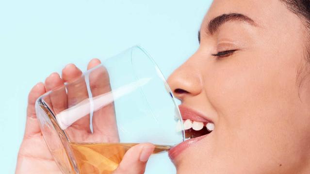 Cómo la boca seca causa mal aliento y cómo tratar ese problema